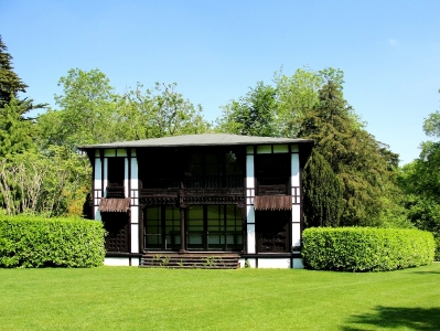 Indian House, Larmer Gardens, May 2012 [Photo by H. Davison]